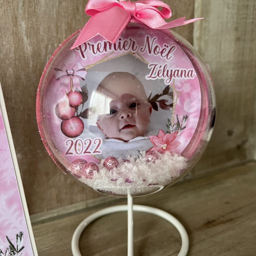 Boule de Noël en plexi personnalisée thème rose