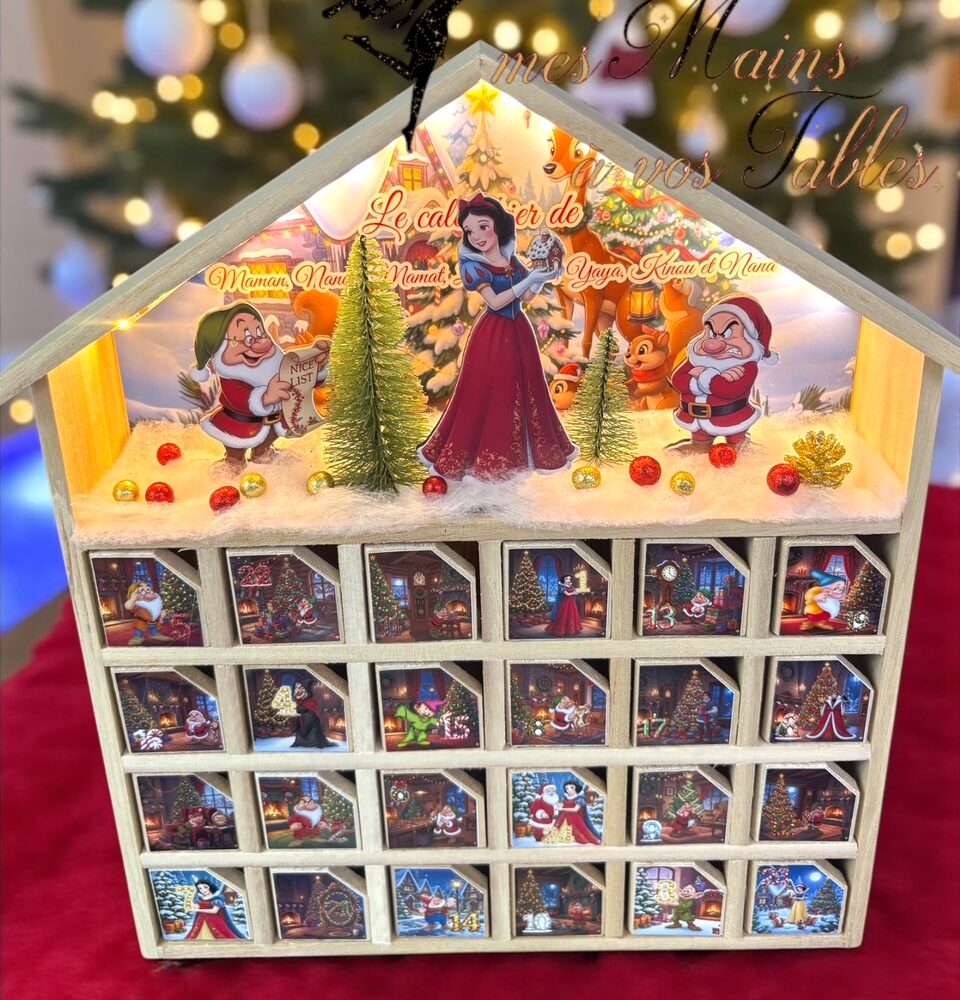 Calendrier de l’Avent en bois et LED personnalisé blanche neige et les 7 nains