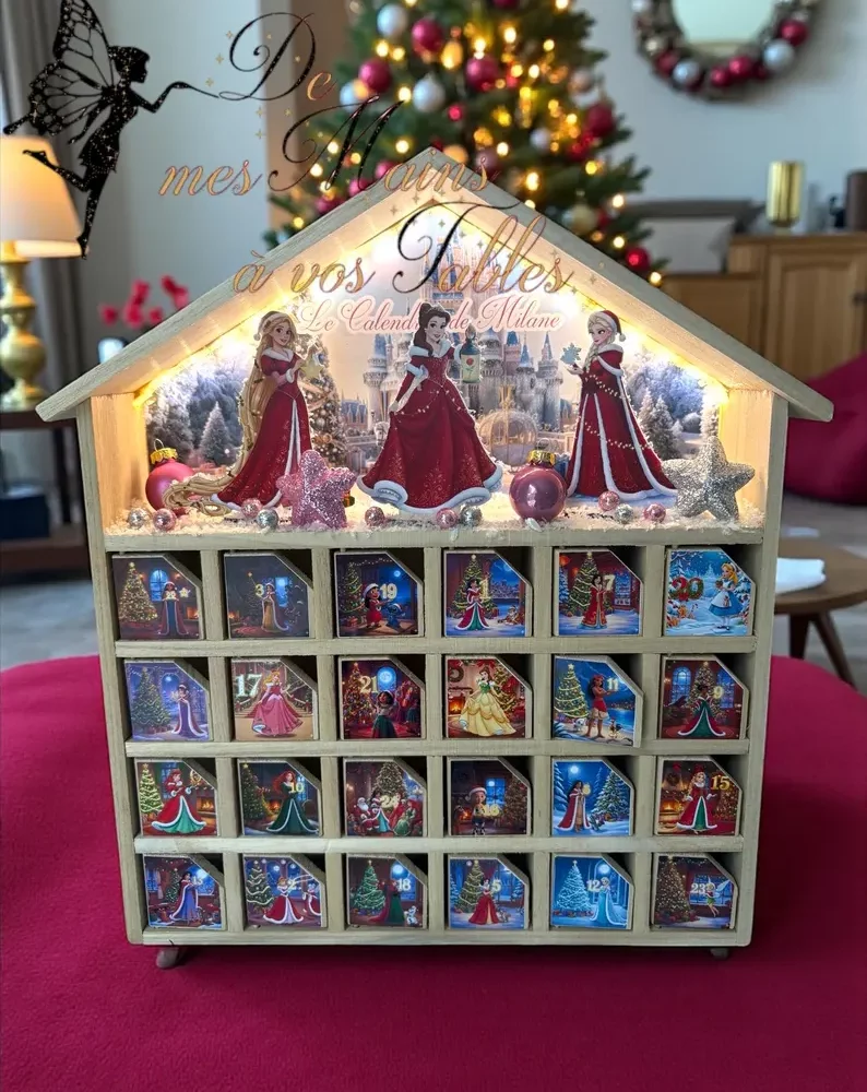 Calendrier de l’Avent en bois et LED personnalisé filles disney