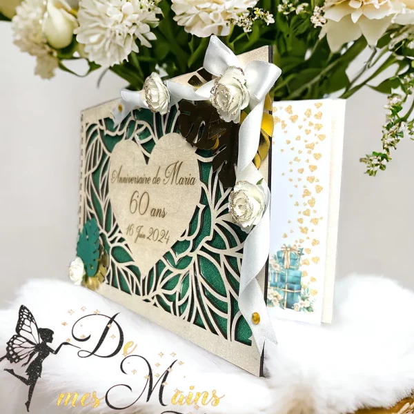 Livre d'or en bois gravé