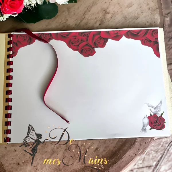 Livre d'or en bois gravé