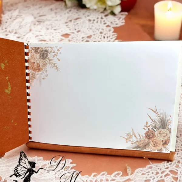 Livre d'or en bois gravé